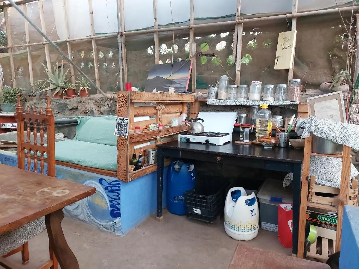 Twin Room In The Greenhouse Close To Mountains And Surf Paradise Tejina Campsite