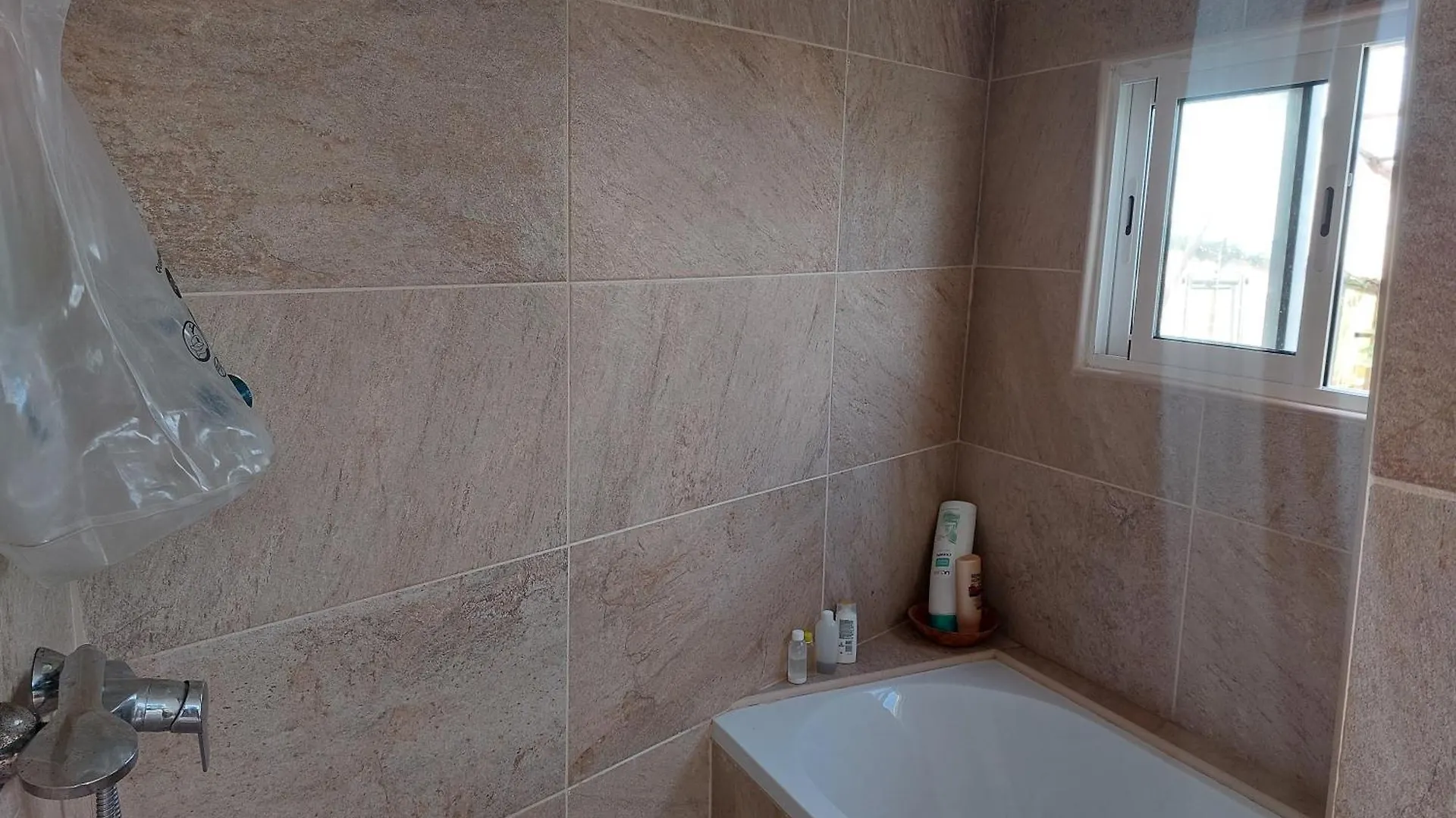 Twin Room In The Greenhouse Close To Mountains And Surf Paradise Tejina