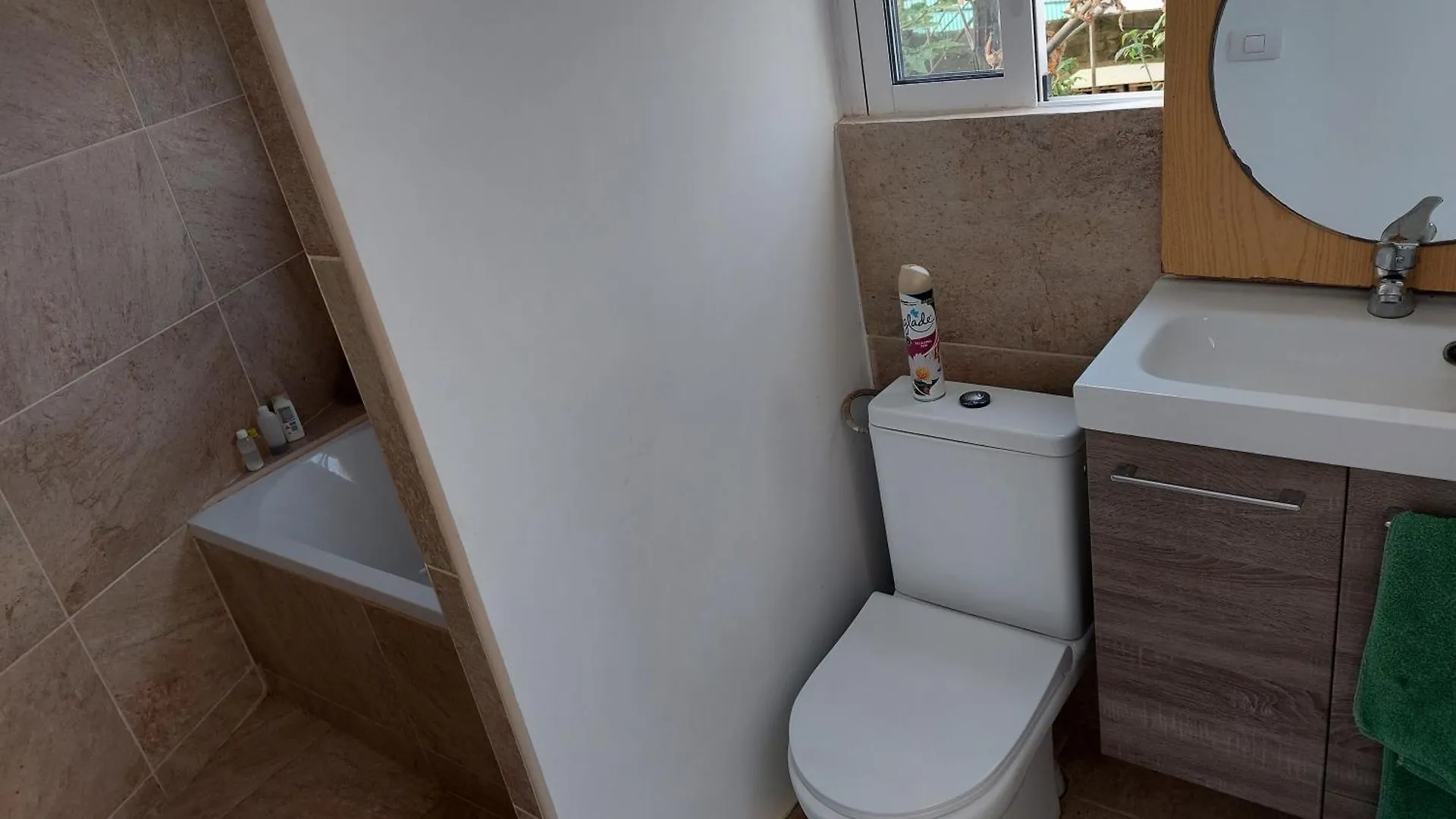 Twin Room In The Greenhouse Close To Mountains And Surf Paradise Tejina Campsite